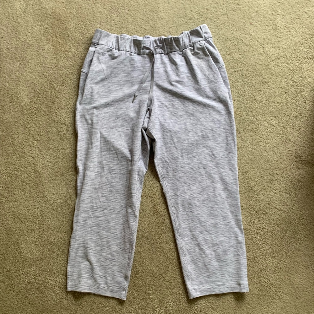 Lululemon On The Fly Crop 23”